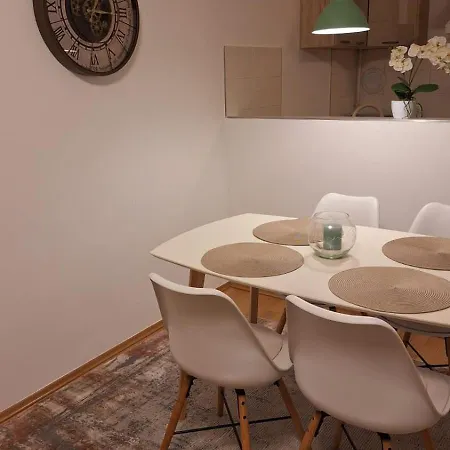 Apartman Lory, Zagreb, Downtown, With Own Parking In The Garage Exterior photo