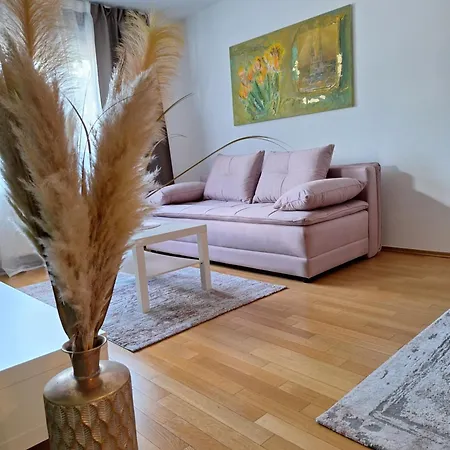 Apartman Lory, Zagreb, Downtown, With Own Parking In The Garage Exterior photo