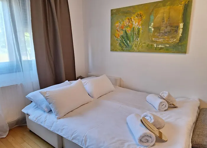 Apartman Lory, Zagreb, Downtown, With Own Parking In The Garage