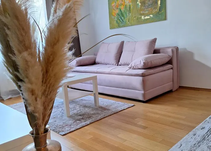Apartman Lory, Zagreb, Downtown, With Own Parking In The Garage