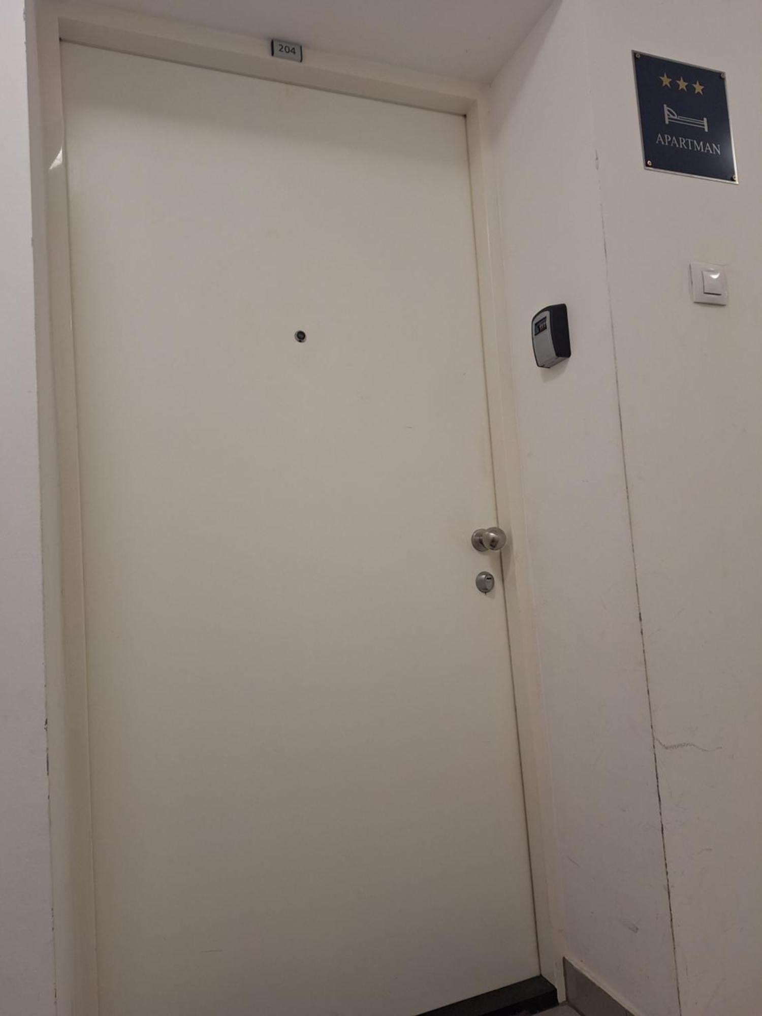 Apartment Lory, Zagreb, Downtown, With Own Parking In The Garage Zagreb
