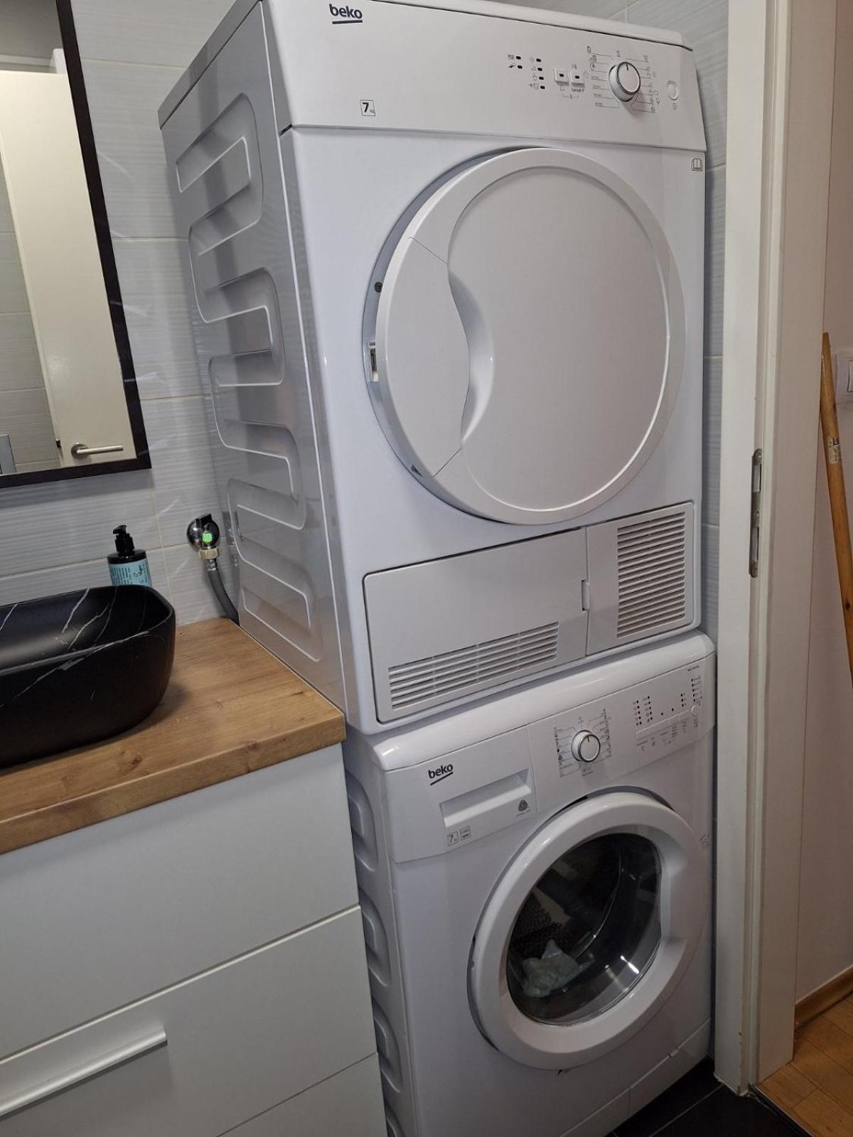 Apartment Lory, Zagreb, Downtown, With Own Parking In The Garage Zagreb