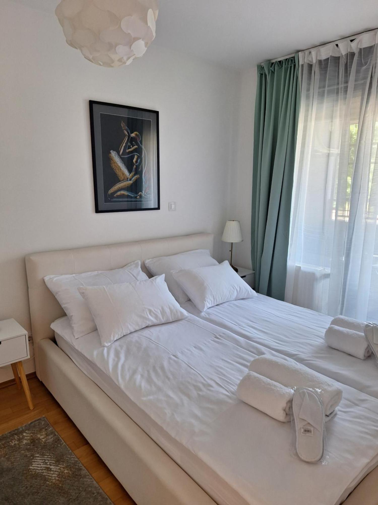 Lory, Zagreb, Downtown, With Own Parking In The Garage Apartment