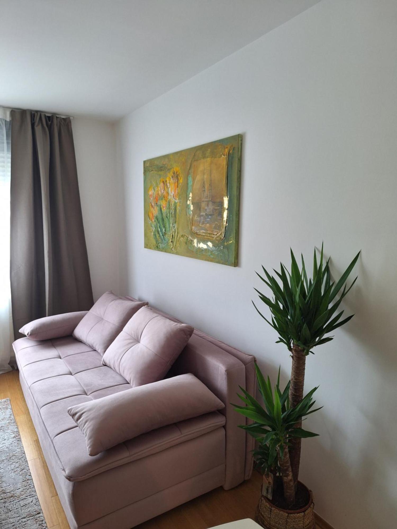 Apartment Lory, Zagreb, Downtown, With Own Parking In The Garage